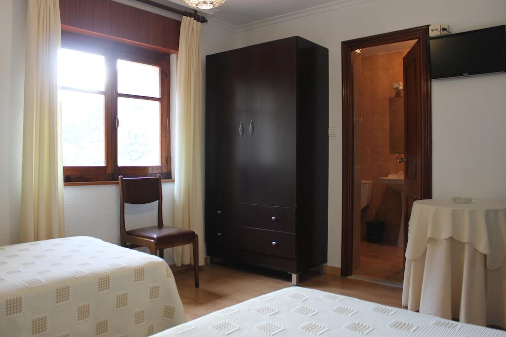 Hostal Monte Rio Hotel Trescares Værelse billede